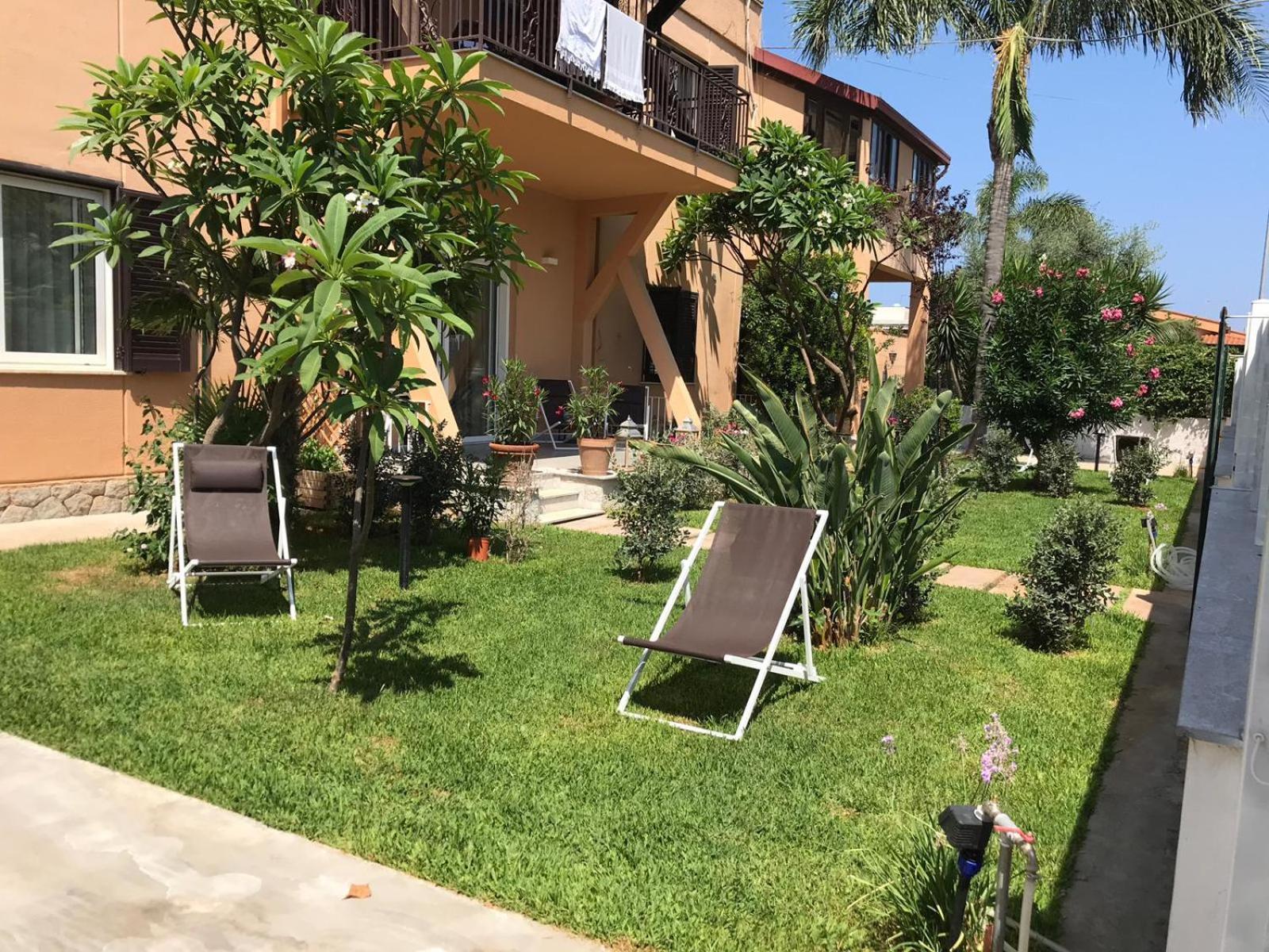 Mondello Felix - Appartamenti In Villa A 600M Dal Mare מראה חיצוני תמונה
