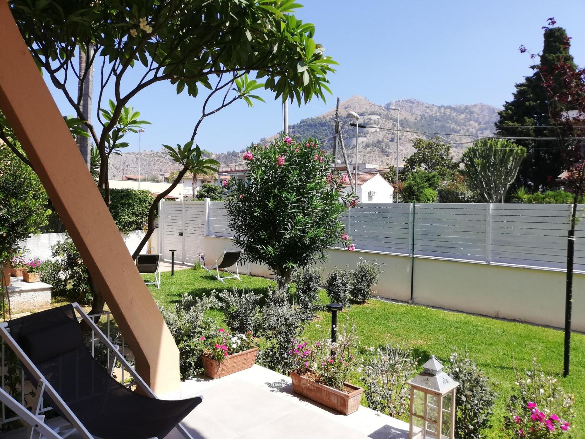 Mondello Felix - Appartamenti In Villa A 600M Dal Mare מראה חיצוני תמונה