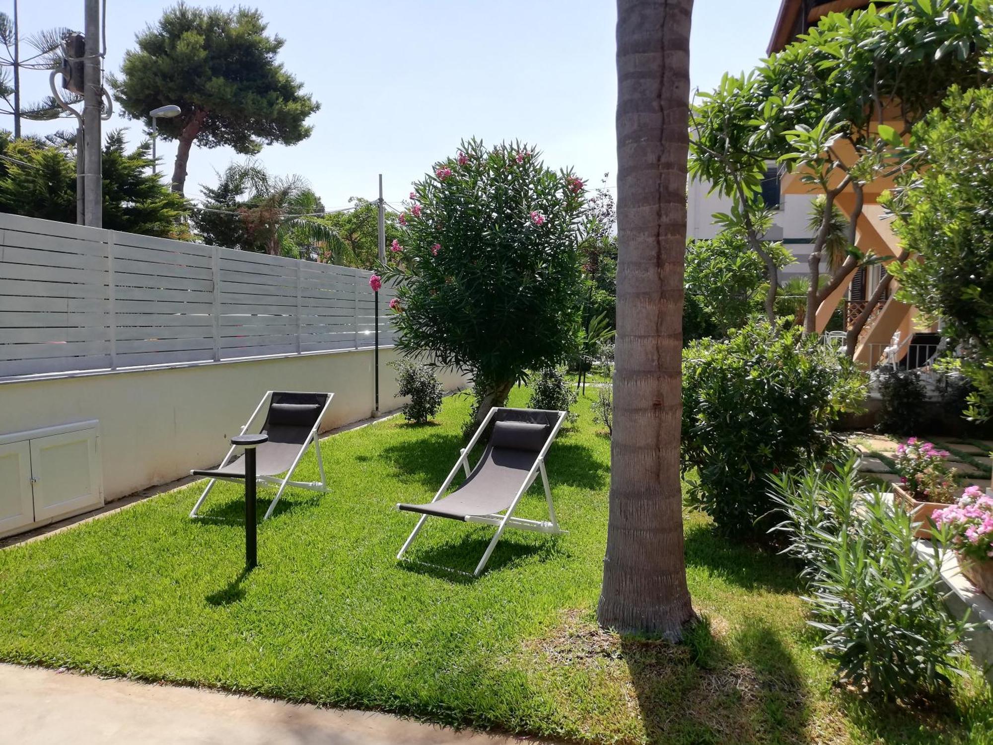 Mondello Felix - Appartamenti In Villa A 600M Dal Mare מראה חיצוני תמונה
